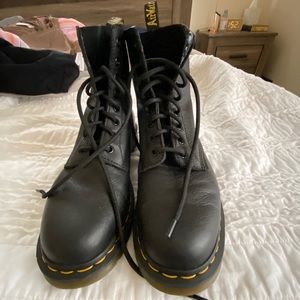 Dr. Martens 1460 Pascal boot